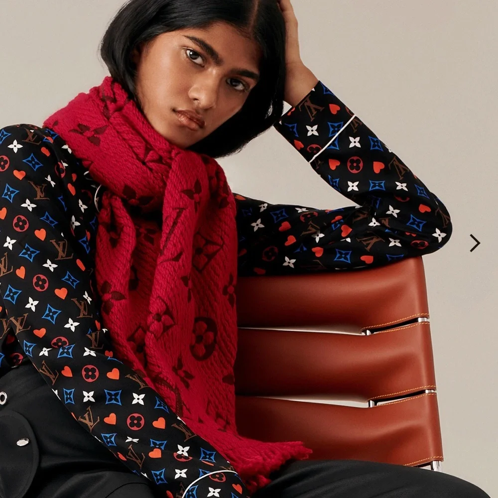Authentic Louis Vuitton Logomania Scarf🧣 - Picture 2 of 3